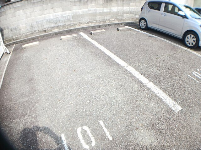 ル・ヴァン・アヴニールの駐車場