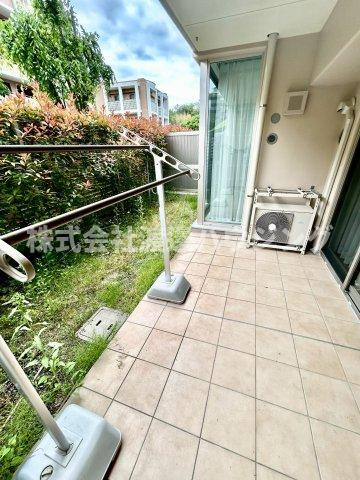 プラウド新千里西町の庭