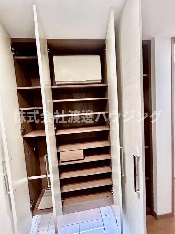 プラウド新千里西町の収納|玄関収納