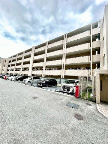 プラウド新千里西町の外観