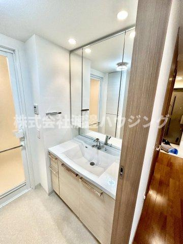 プラウド新千里西町の洗面所