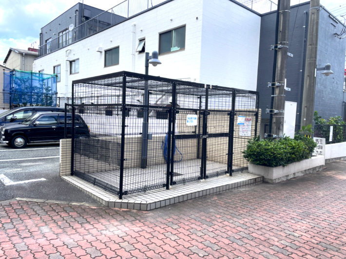 スカイオークフィネス5の設備|敷地内にマンション専用のゴミ置場が設置されています。