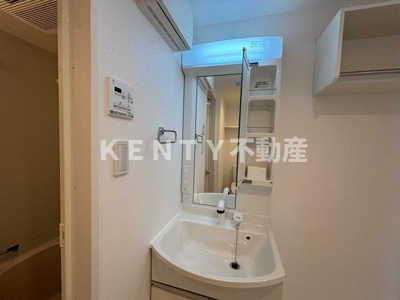 【洗面所】 | アイルグランデ品川 | 広い洗面スペース