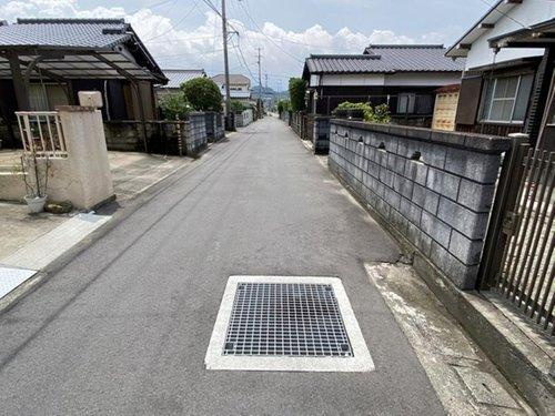 八幡1丁目　売土地の前面道路含む現地写真|前面道路含む現地写真