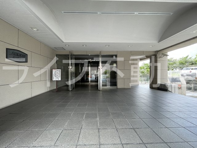 アドリーム石切山手のロビー|建物の内部です