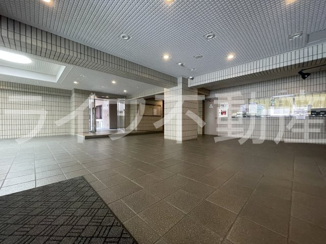 アドリーム石切山手のロビー|清潔なロビーです