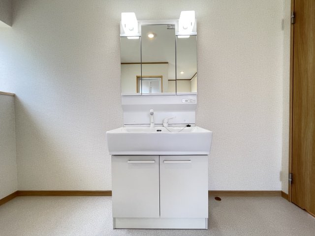 八戸市大字湊町字縄張の独立洗面台|洗面化粧台は新品を新設しました。