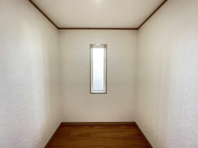 八戸市大字湊町字縄張の洋室|2階納戸の写真です。