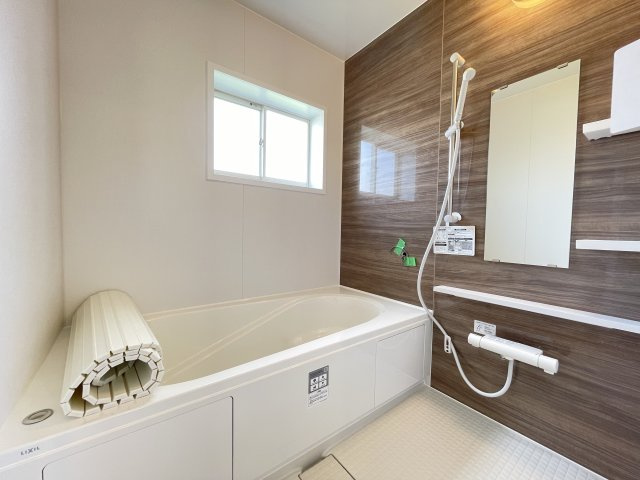 八戸市大字湊町字縄張の浴室|ユニットバスは新品を新設しました。