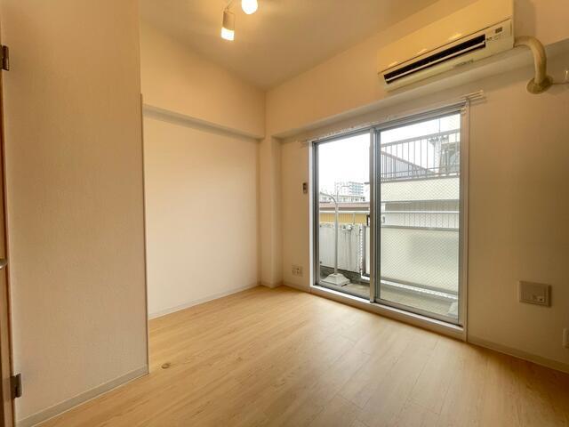 川口市青木２丁目の一棟マンションの洋室