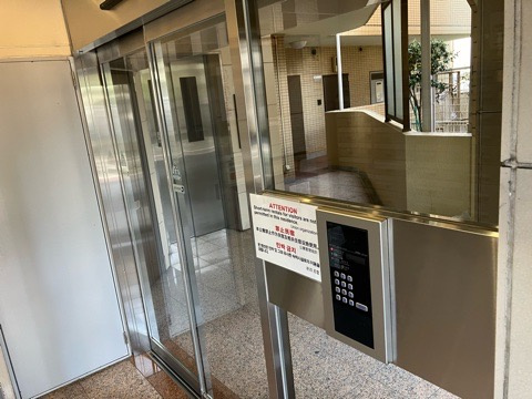 ハイタウン梅屋敷のエントランス|ゆとりのあるエントランスです