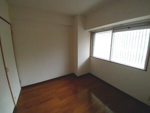 ユタカ第二ビルの洋室