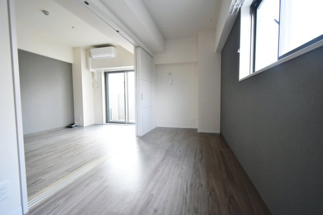 ラヴィベール西宮の洋室