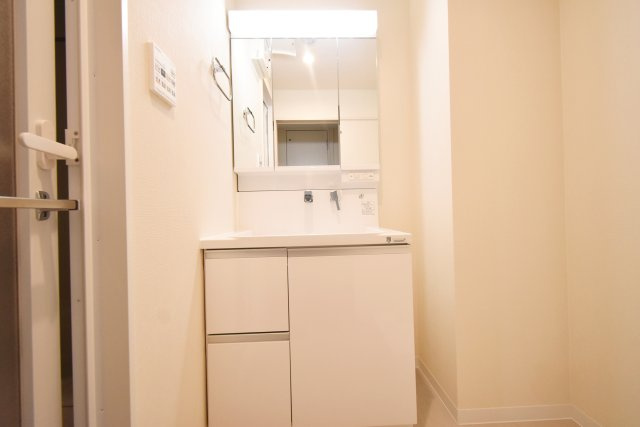 ラヴィベール西宮の独立洗面台