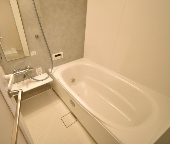 ラヴィベール西宮の浴室