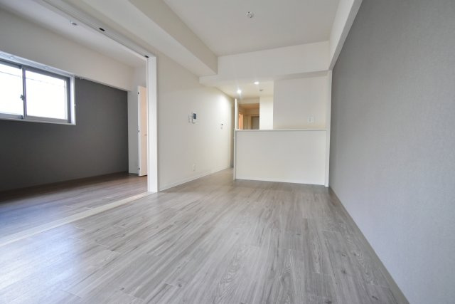 ラヴィベール西宮の居間・リビング