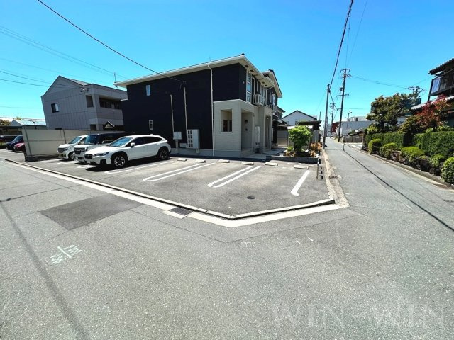 ヴィラ・ハナミズキの駐車場