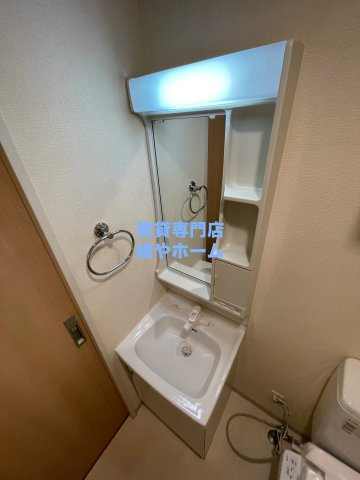 エステムプラザ難波ＷＥＳＴIIプレディアの独立洗面台|朝の身支度には欠かせない独立洗面化粧台