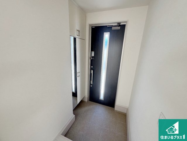 池田市旭丘　第5期　新築一戸建ての玄関|シューズボックスにはたくさんの靴が収納できるので玄関周りはいつもスッキリ！ご家族が増えても安心！