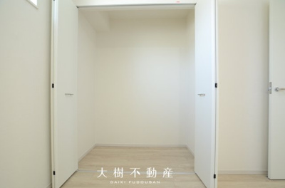 【洋室】 | 綾瀬市深谷中３丁目 新築戸建て 全3棟【仲介手数料無料】 | 2階　洋室3（5.2帖）クローゼット