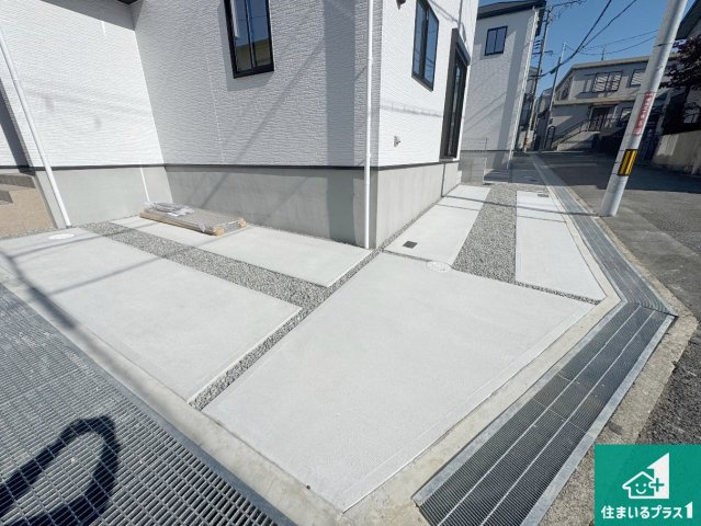 池田市旭丘　第5期　新築一戸建ての駐車場|駐車スペース！散水栓があるので、こまめに愛車を洗えます！