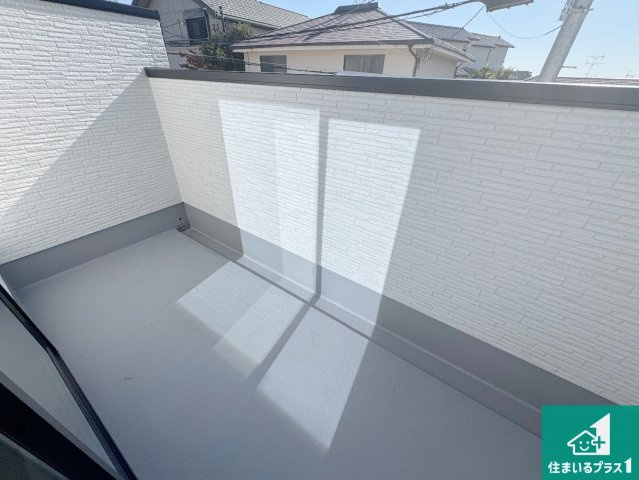 池田市旭丘　第5期　新築一戸建てのバルコニー|ワイドバルコニーは洗濯物を干すスペースが広いのでご家族が多くても安心！