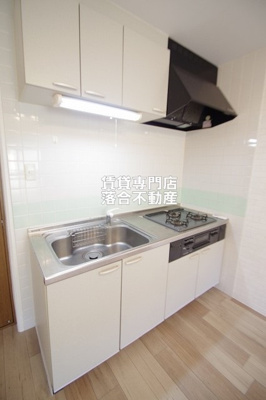 【キッチン】 | Chateau Life SagamiharaⅢ（シャトーライフサガミハラ） | お料理しやすいキッチン♪