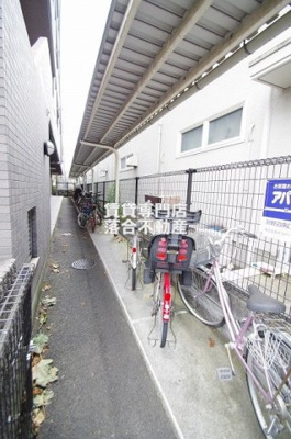 【その他共用部分】 | Chateau Life SagamiharaⅢ（シャトーライフサガミハラ） | 敷地内駐輪場完備