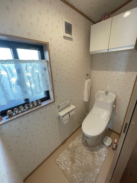 松戸市河原塚　中古戸建のトイレ|２階　トイレ