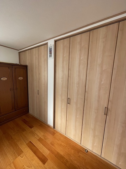 松戸市河原塚　中古戸建の収納|洋室８帖　クローゼット