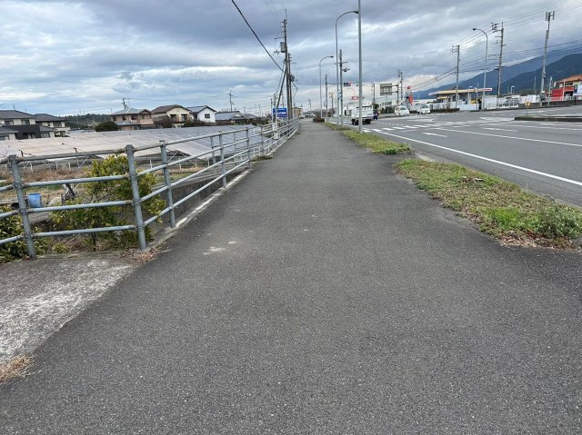 大生院　売土地の前面道路含む現地写真