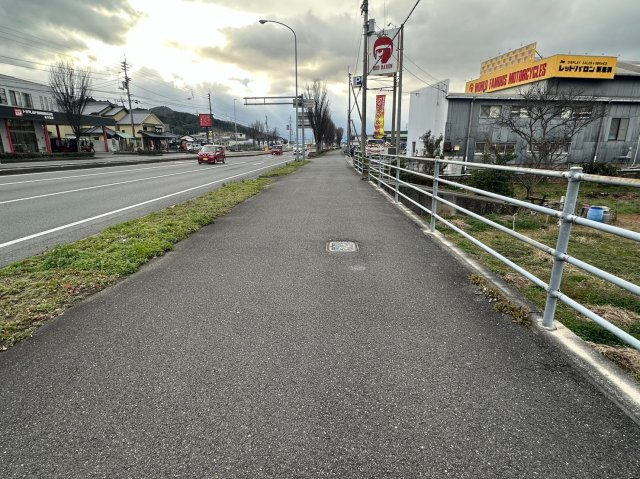 大生院　売土地の前面道路含む現地写真