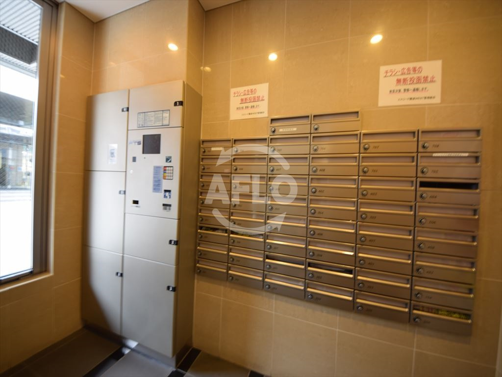 エスリード難波WESTのその他共用部分|エスリード難波WEST　宅配ボックスあります
