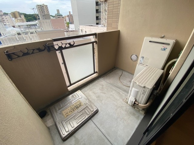 ウイング金屋町ステーションサイドのバルコニー|外からの目が気にならないバルコニーで洗濯物が干せます
