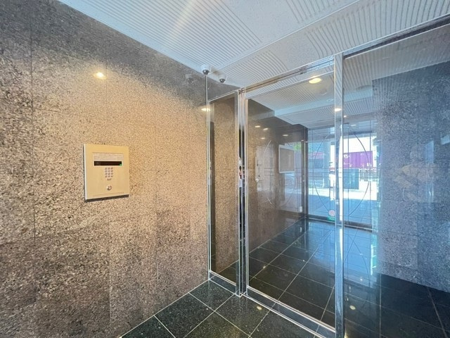 ウイング金屋町ステーションサイドのエントランス