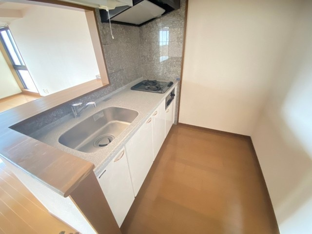 ウイング金屋町ステーションサイドのキッチン|コンパクトなキッチンで掃除もラクラク