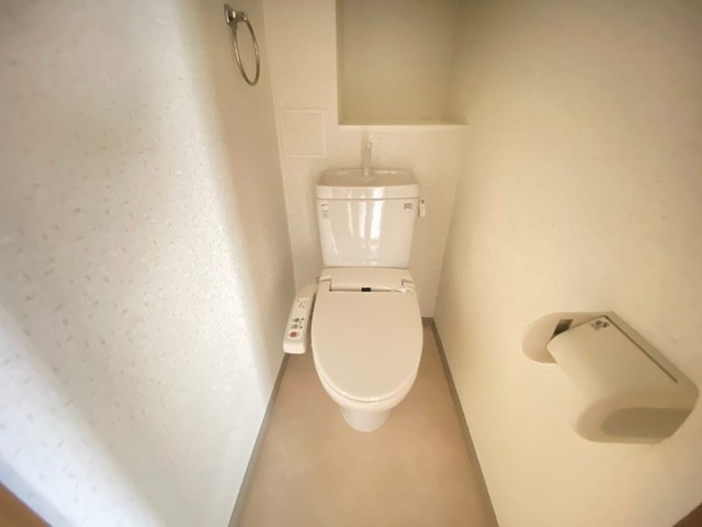 ウイング金屋町ステーションサイドのトイレ|ゆったりとした空間のトイレです