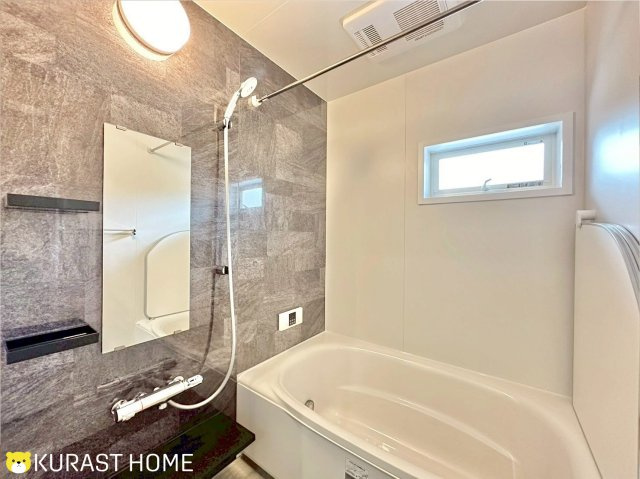 京都市右京区西京極東衣手町　未入居物件の浴室