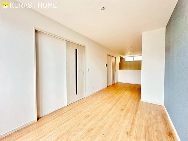 京都市右京区西京極東衣手町　未入居物件の居間・リビング