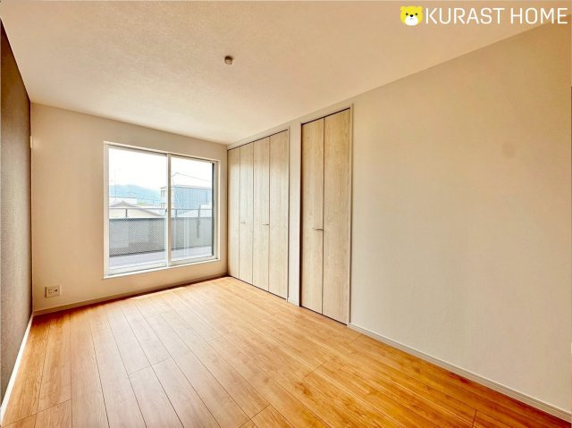 京都市右京区西京極東衣手町　未入居物件の洋室