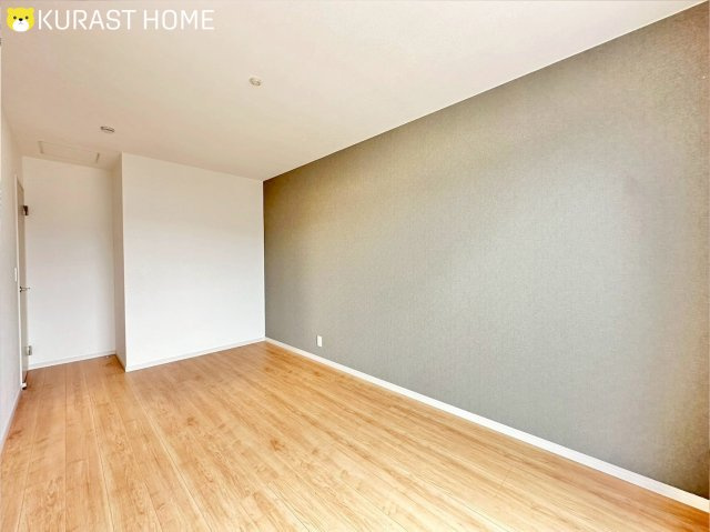 京都市右京区西京極東衣手町　未入居物件の洋室