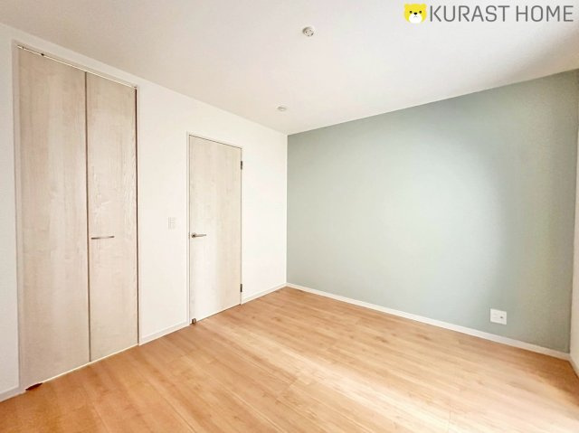 京都市右京区西京極東衣手町　未入居物件の洋室