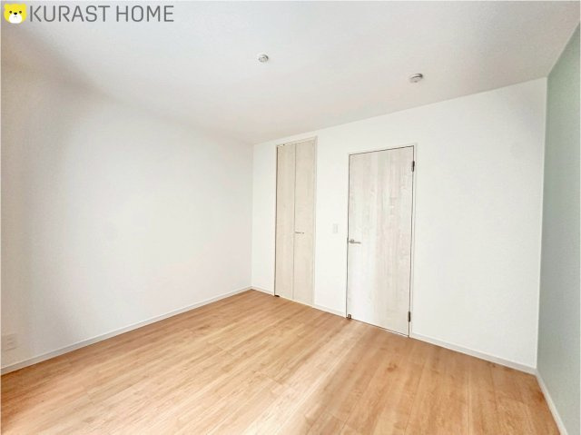 京都市右京区西京極東衣手町　未入居物件の洋室