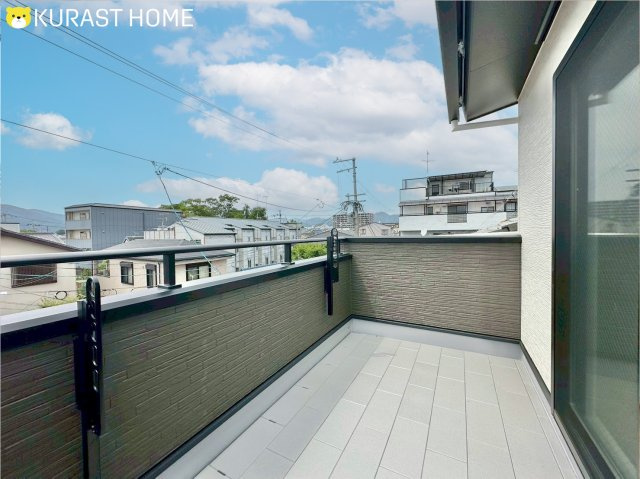 京都市右京区西京極東衣手町　未入居物件のバルコニー