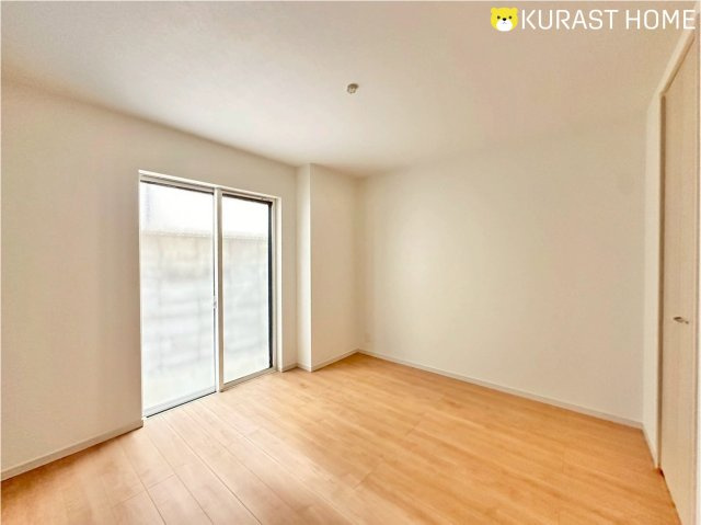 京都市右京区西京極東衣手町　未入居物件の洋室