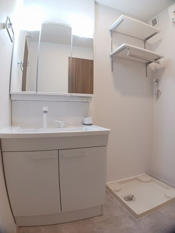 三井郡大刀洗町大字山隈のアパートの洗面所|脱衣スペースもあります