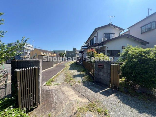 【設備】 | 重厚な門扉は、不審者や面倒なセールスから大切な家族を守ります♪