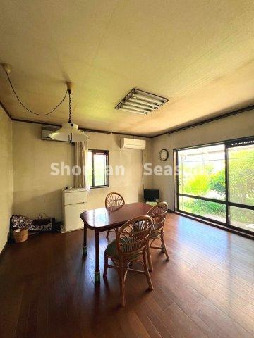 【居間・リビング】 | 団らん時間はもちろん、家族それぞれ充実した時間が過ごせるリビング◎
陽光がたっぷり降り注ぎます♪