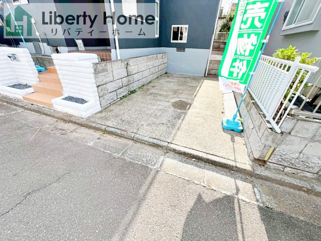 つくば市富士見台　中古戸建の駐車場