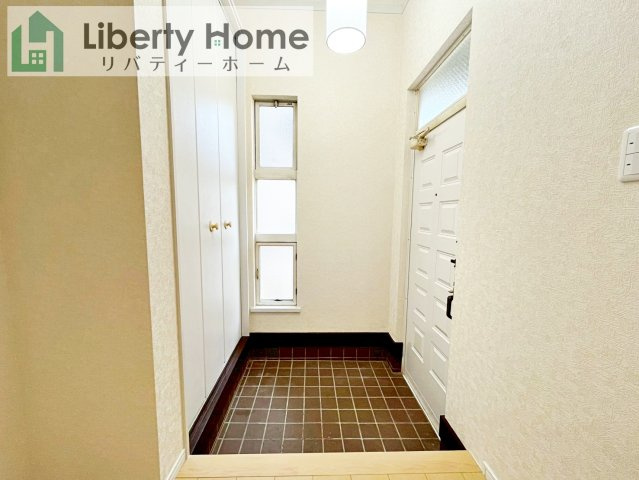 つくば市富士見台　中古戸建の玄関